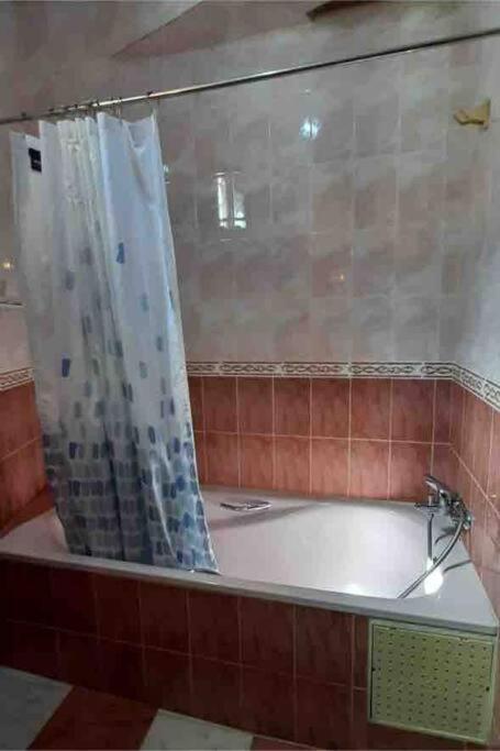 Apartment Oumnia 1 - City Center Tangier Exterior photo