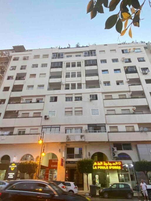 Apartment Oumnia 1 - City Center Tangier Exterior photo