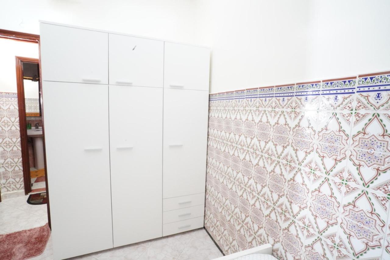 Apartment Oumnia 1 - City Center Tangier Exterior photo
